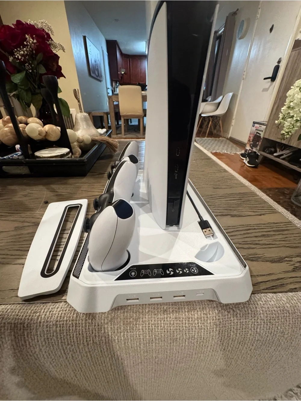 PlayStation 5 Vertical Console & Controller Charging Station - White